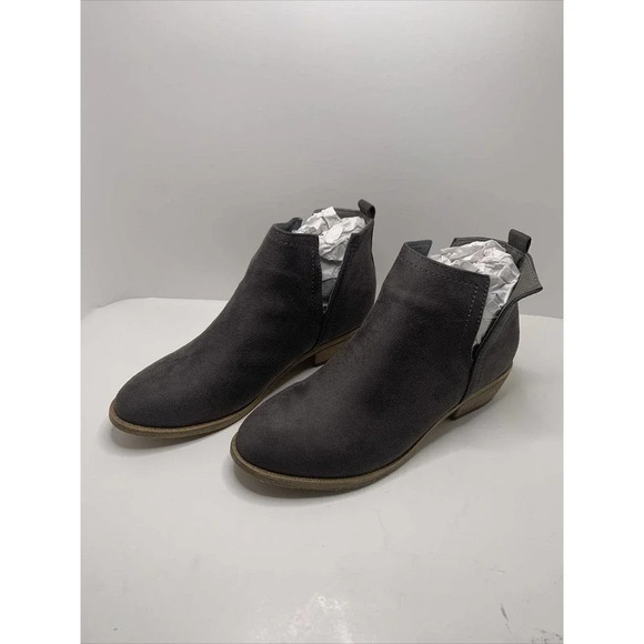 Journee Collection Shoes - Women's Journee Collection Boot Rimi Round Toe Faux Suede Booties gray grey 9